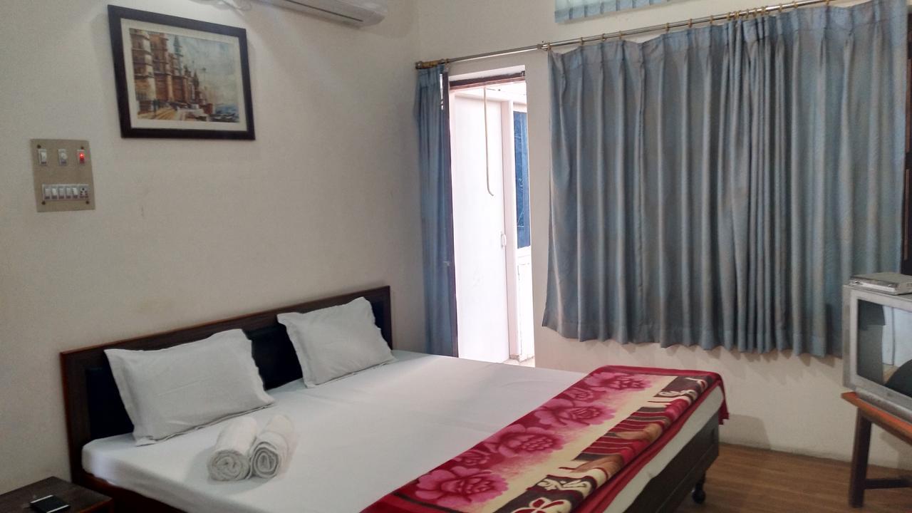 Ishan Paying Guest House Varanasi Esterno foto