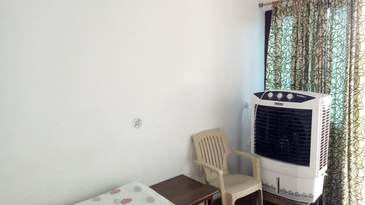 Ishan Paying Guest House Varanasi Esterno foto