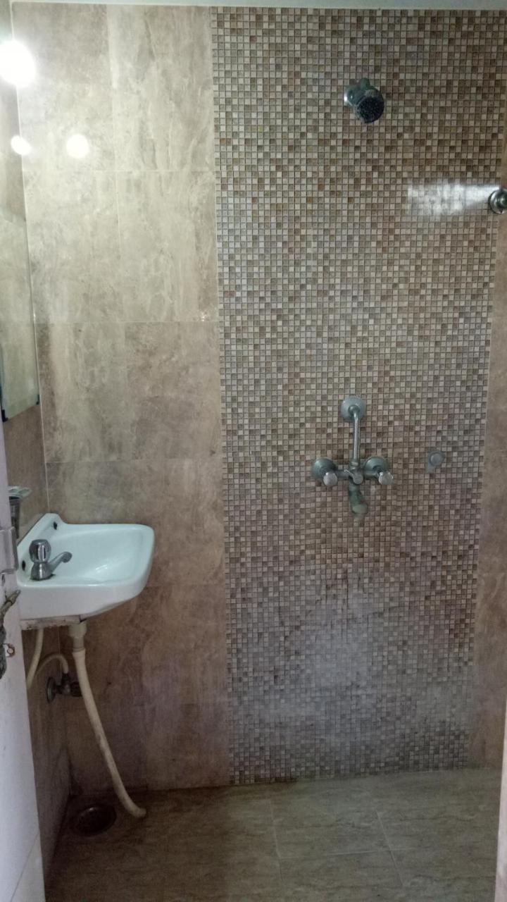 Ishan Paying Guest House Varanasi Esterno foto